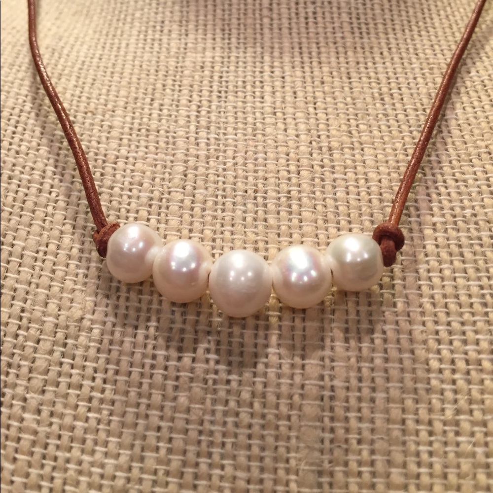 🐚Genuine Freshwater Pearl & Leather Necklace 🐚 - Picture 3 of 6